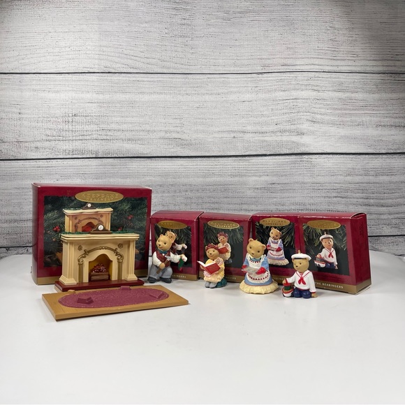 The Bearingers of Victoria Circle Vintage 1993 Hallmark Keepsake Ornamen… - Picture 4 of 11